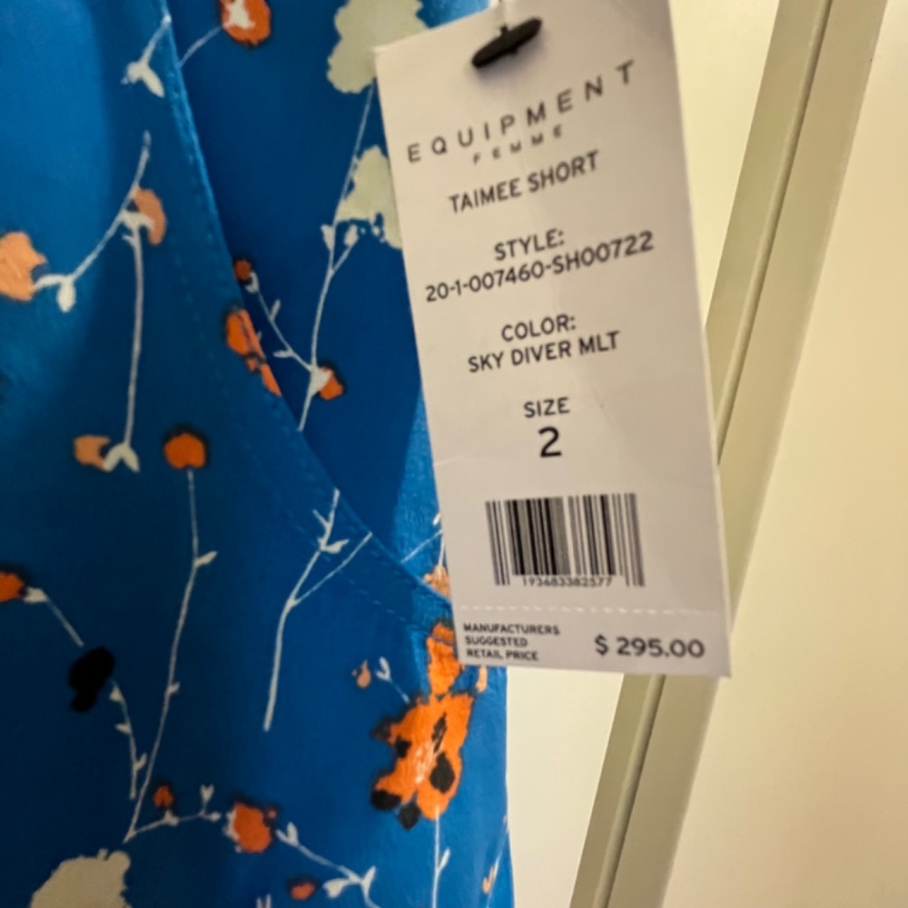 Equipment Silk Taimee Floral Shorts - Picture 3 of 4